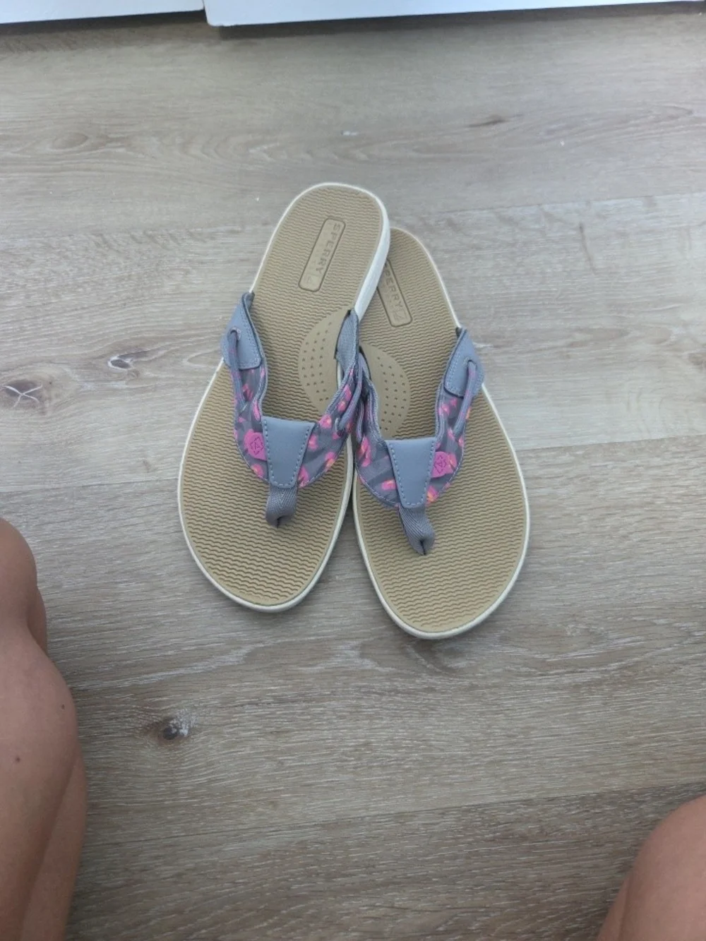 Sperry Top-Sider Women's Size 8M Flip Flops Gray Pink Floral Sandals NWOB